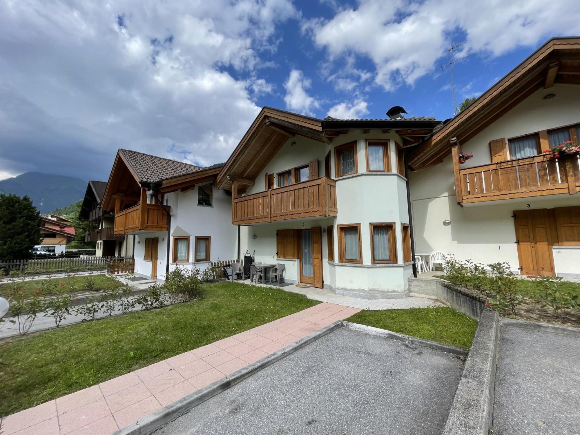 Residence Valentino Pinzolo Ngoại thất bức ảnh